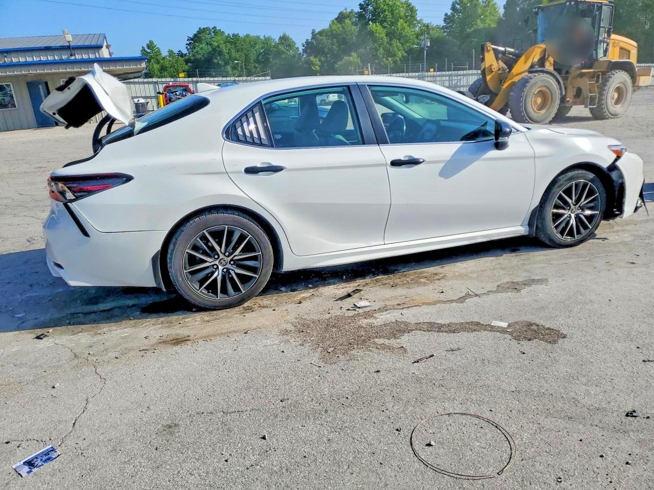 2023 TOYOTA CAMRY HYBRID SE — снимка 3