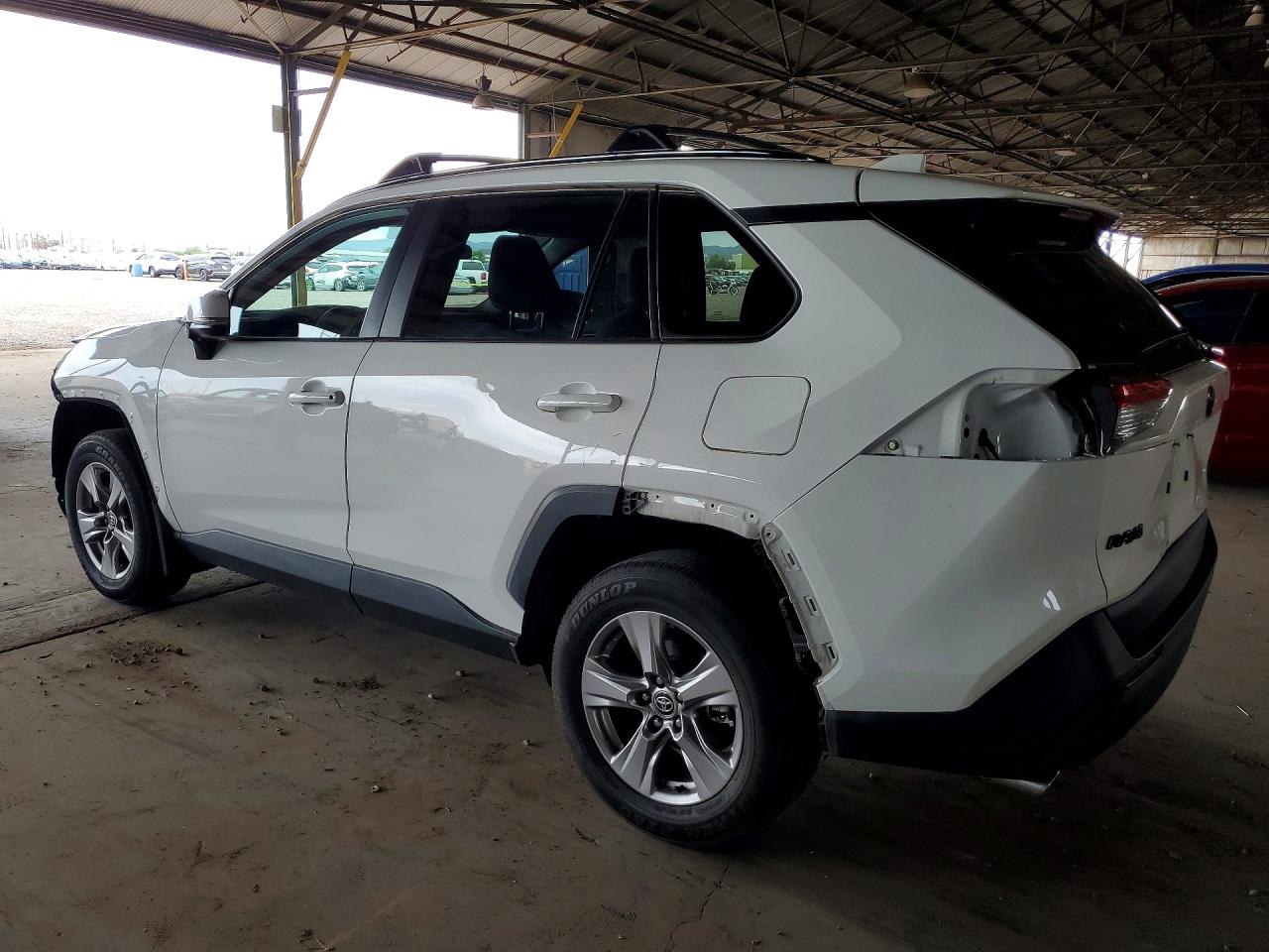 2025 TOYOTA RAV4 XLE — снимка 2