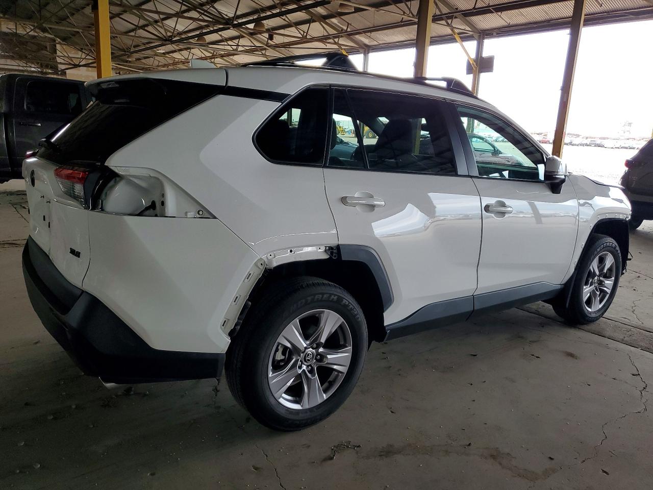 2025 TOYOTA RAV4 XLE — снимка 3