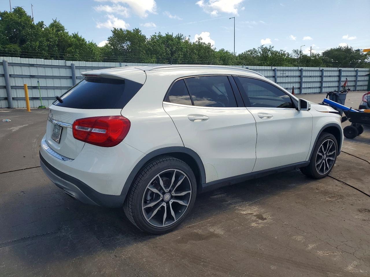 2015 MERCEDES-BENZ GLA 250 — снимка 3
