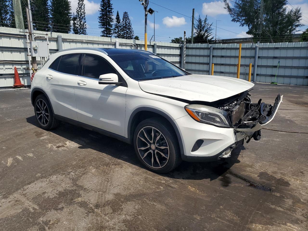 2015 MERCEDES-BENZ GLA 250 — снимка 4