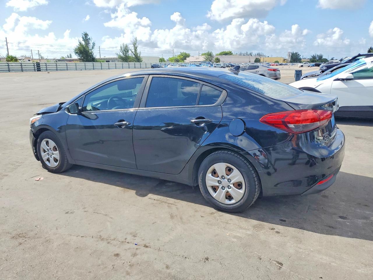 2017 KIA FORTE LX — снимка 2