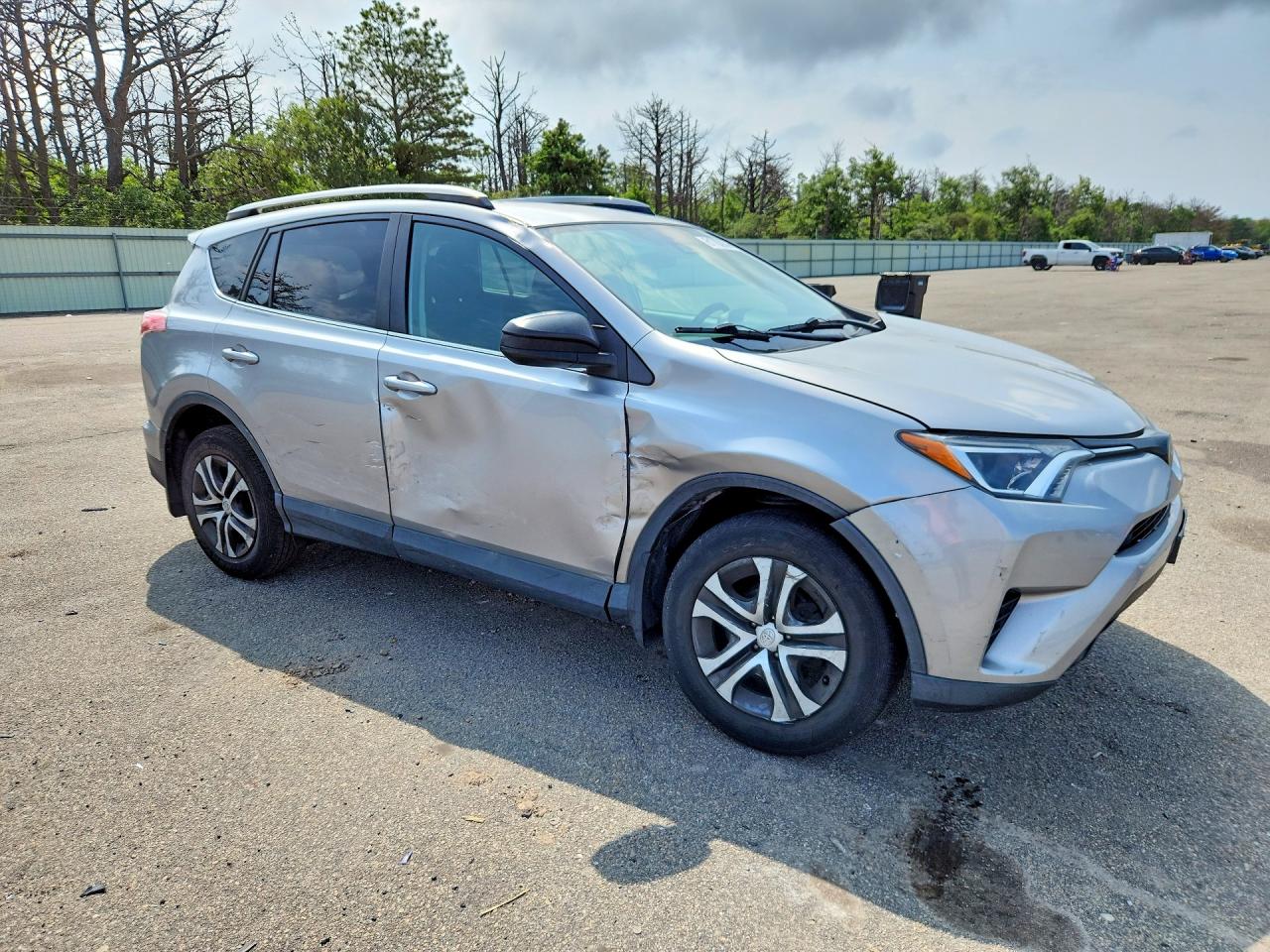 2018 TOYOTA RAV4 LE — снимка 4