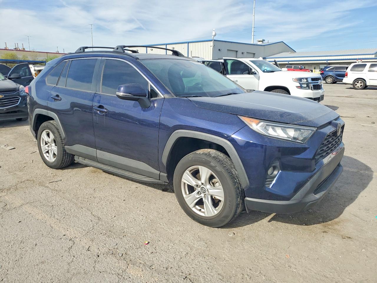 2020 TOYOTA RAV4 XLE — снимка 4
