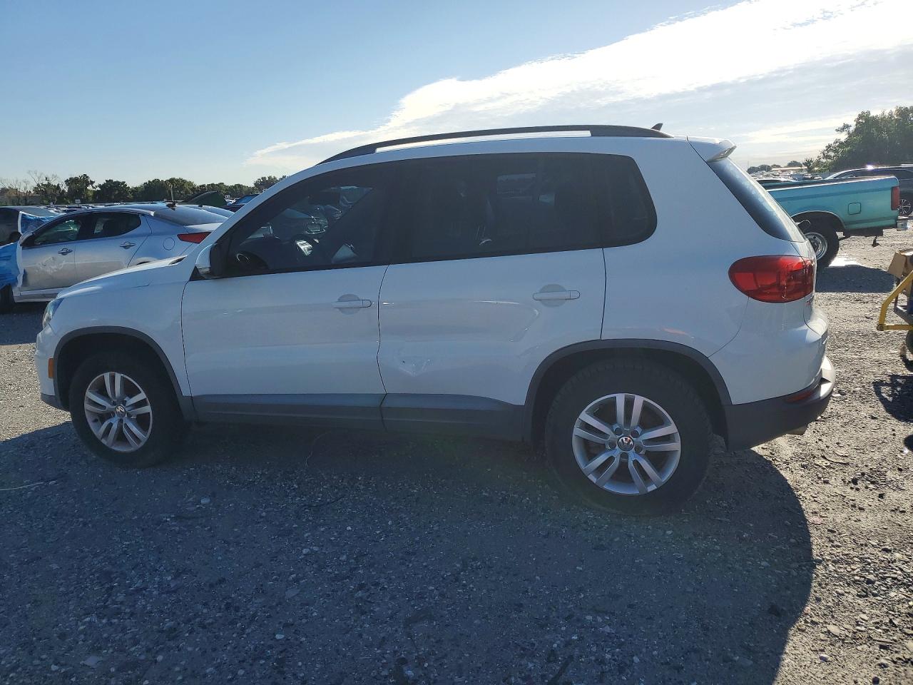 2017 VOLKSWAGEN TIGUAN S — снимка 2
