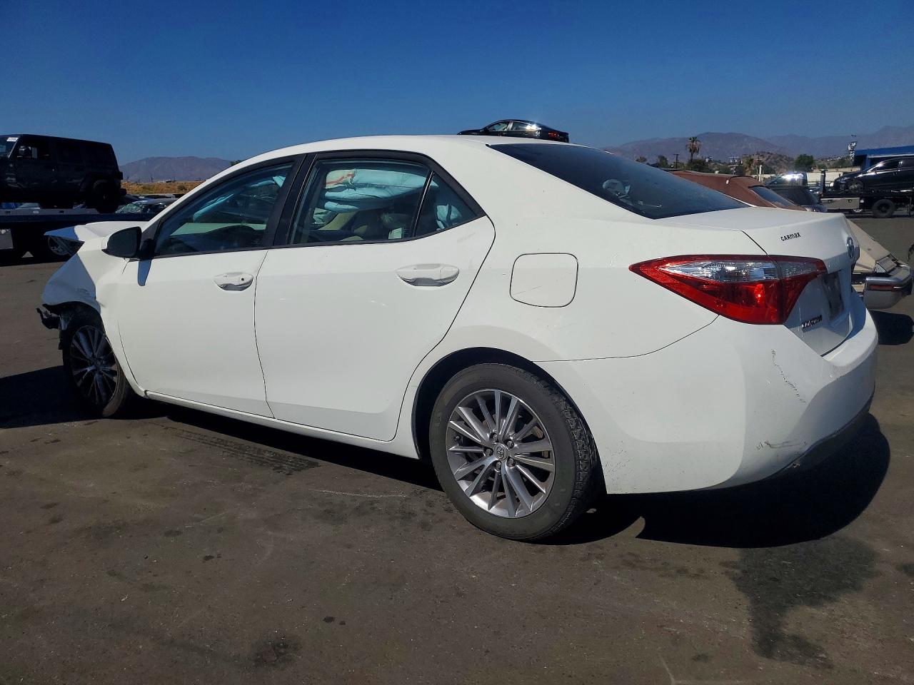 2015 TOYOTA COROLLA LE PLUS — снимка 2