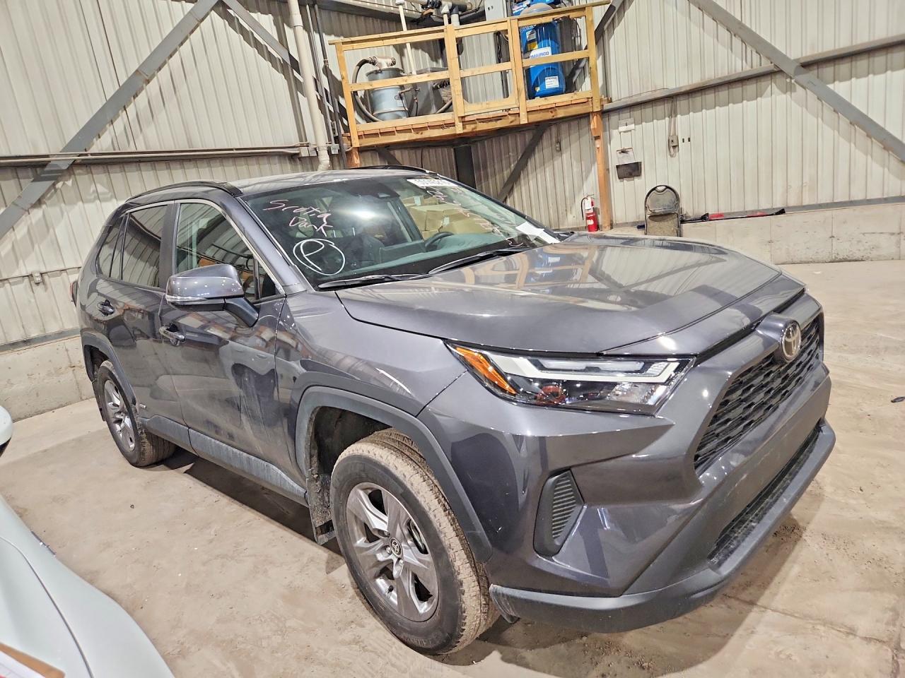 2025 TOYOTA RAV 4 XLE — снимка 4