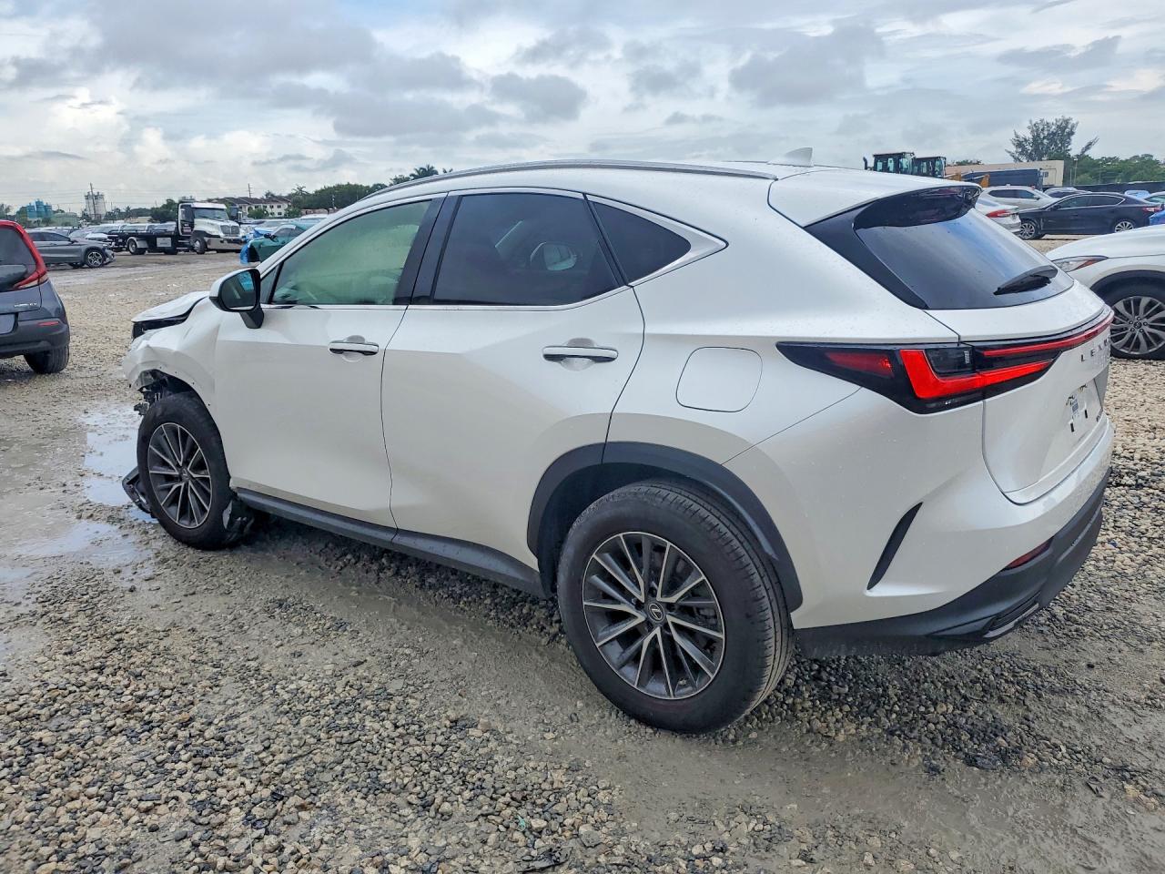 2023 LEXUS NX 250 — снимка 2