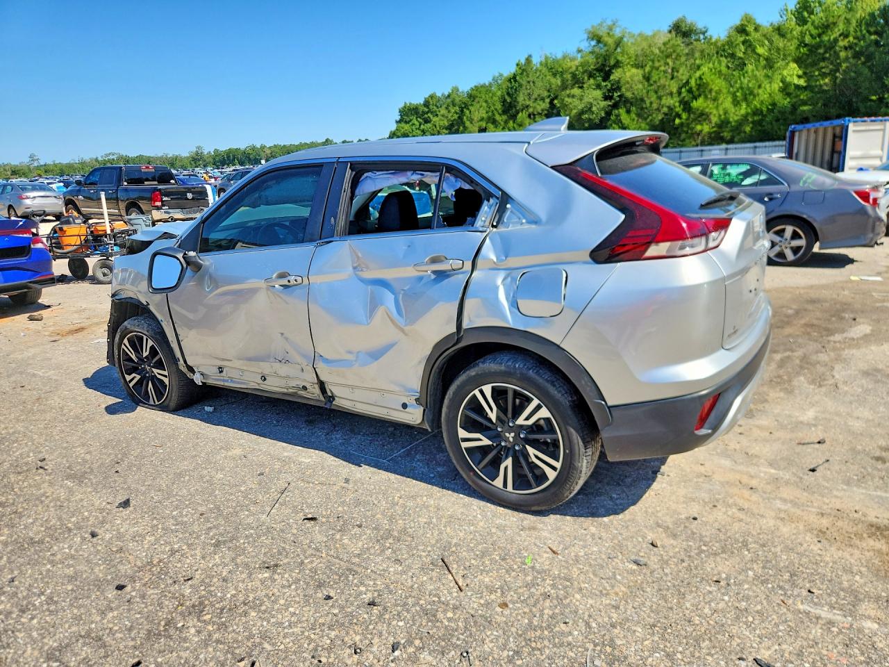 2024 MITSUBISHI ECLIPSE CROSS SE — снимка 2