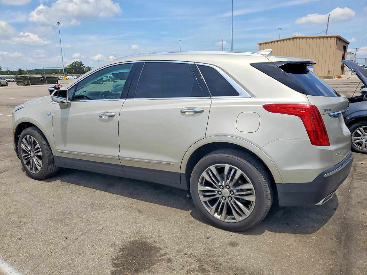 2017 CADILLAC XT5 PREMIUM LUXURY — снимка 2