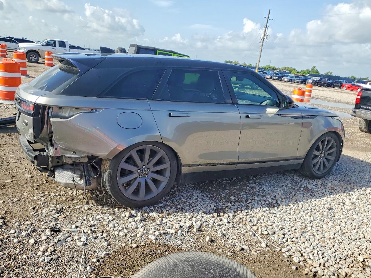 2018 LAND ROVER RANGE ROVER VELAR R-DYNAMIC SE — снимка 3