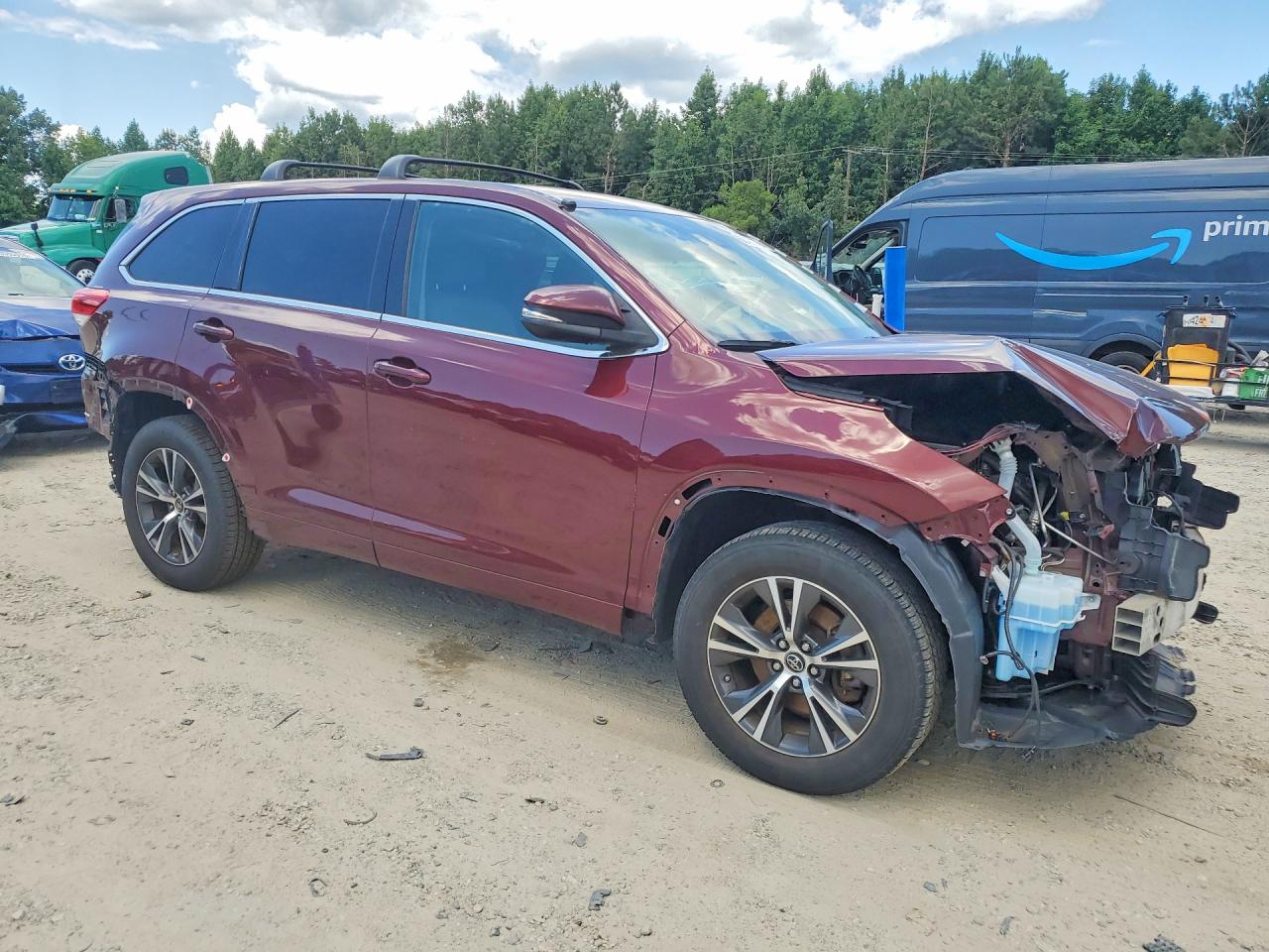 2017 TOYOTA HIGHLANDER LE — снимка 4