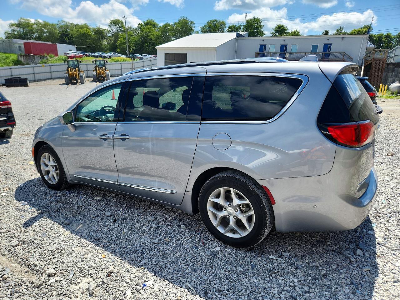 2020 CHRYSLER PACIFICA TOURING L PLUS — снимка 2