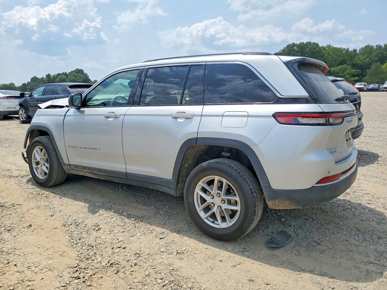 2023 JEEP GRAND CHEROKEE LAREDO — снимка 2