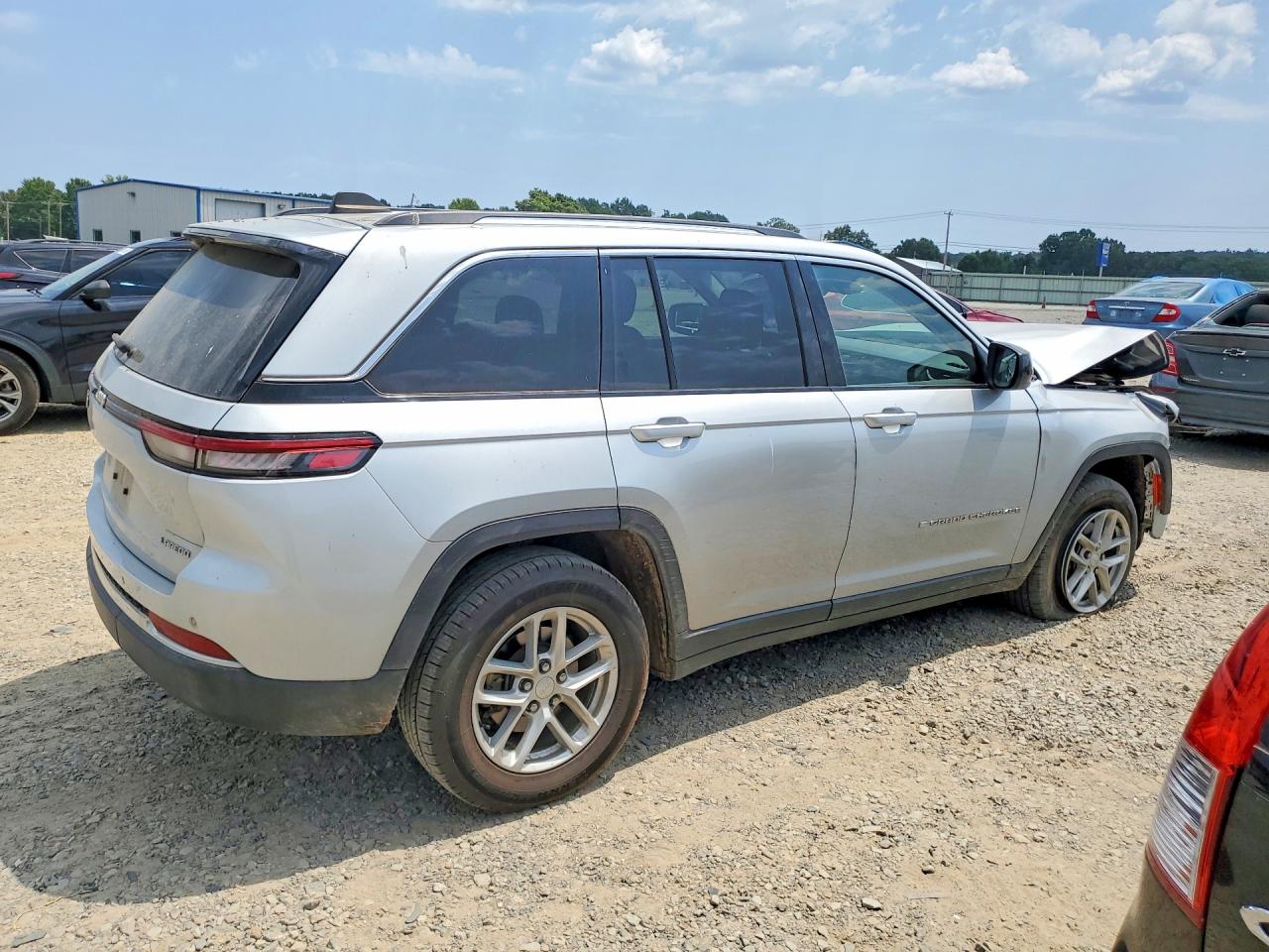2023 JEEP GRAND CHEROKEE LAREDO — снимка 3