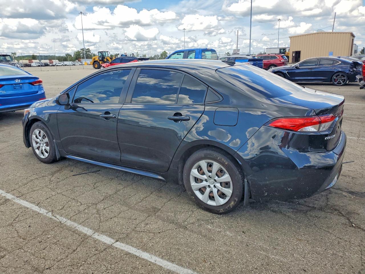 2021 TOYOTA COROLLA LE — снимка 2