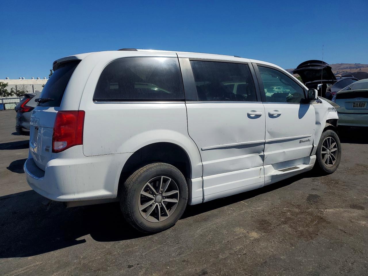 2017 DODGE GRAND CARAVAN SXT — снимка 3