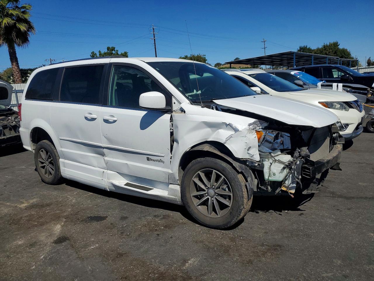 2017 DODGE GRAND CARAVAN SXT — снимка 4