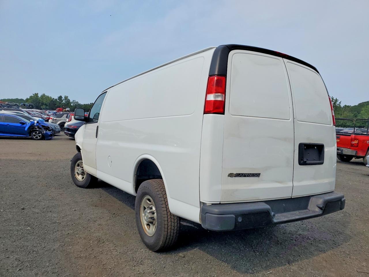 2021 CHEVROLET EXPRESS G2500 — снимка 2