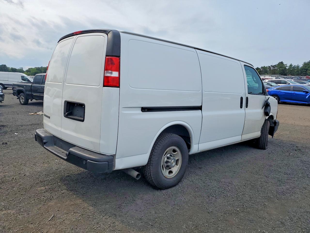2021 CHEVROLET EXPRESS G2500 — снимка 3