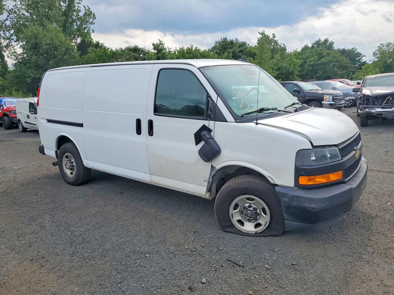 2021 CHEVROLET EXPRESS G2500 — снимка 4