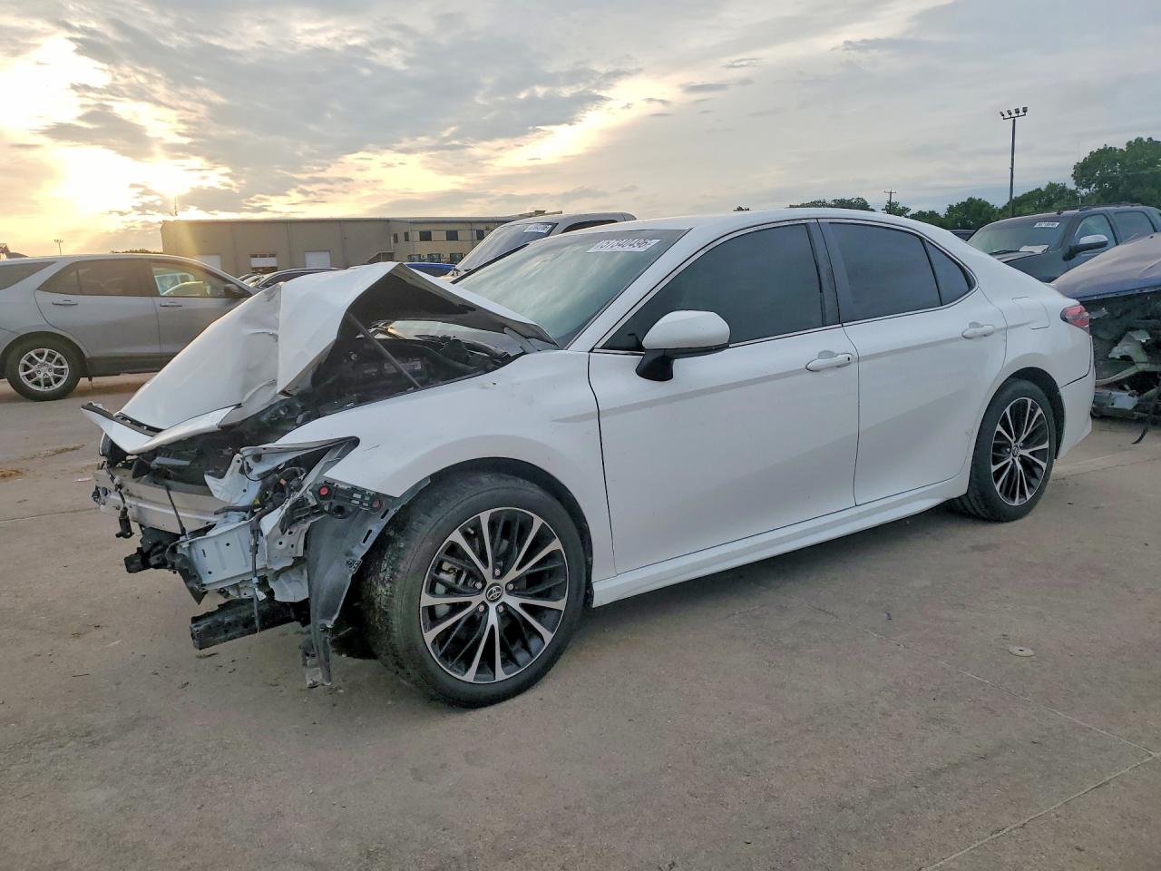 2018 TOYOTA CAMRY SE