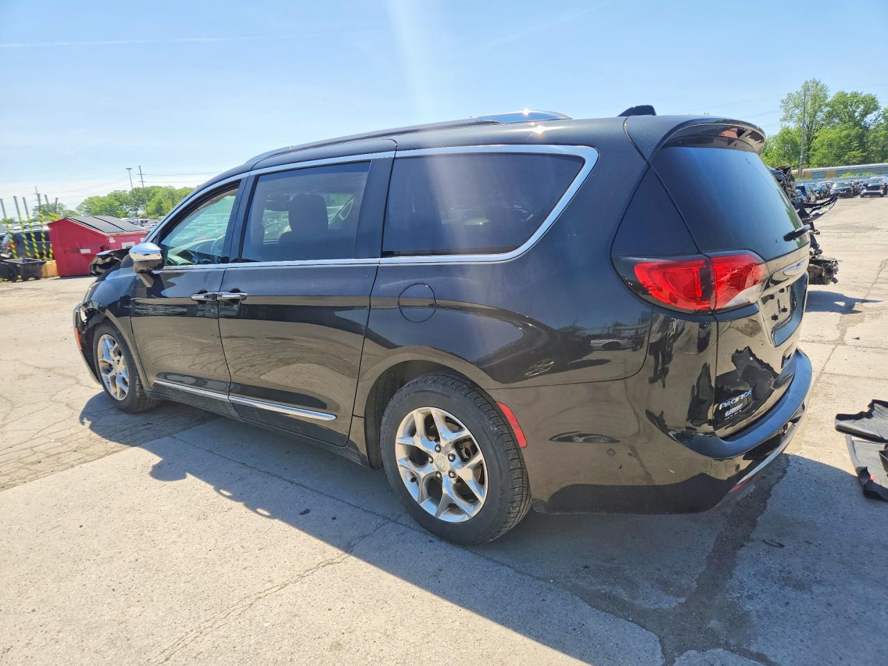 2020 CHRYSLER PACIFICA LIMITED — снимка 2