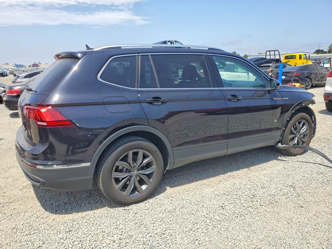 2022 VOLKSWAGEN TIGUAN SE — снимка 3