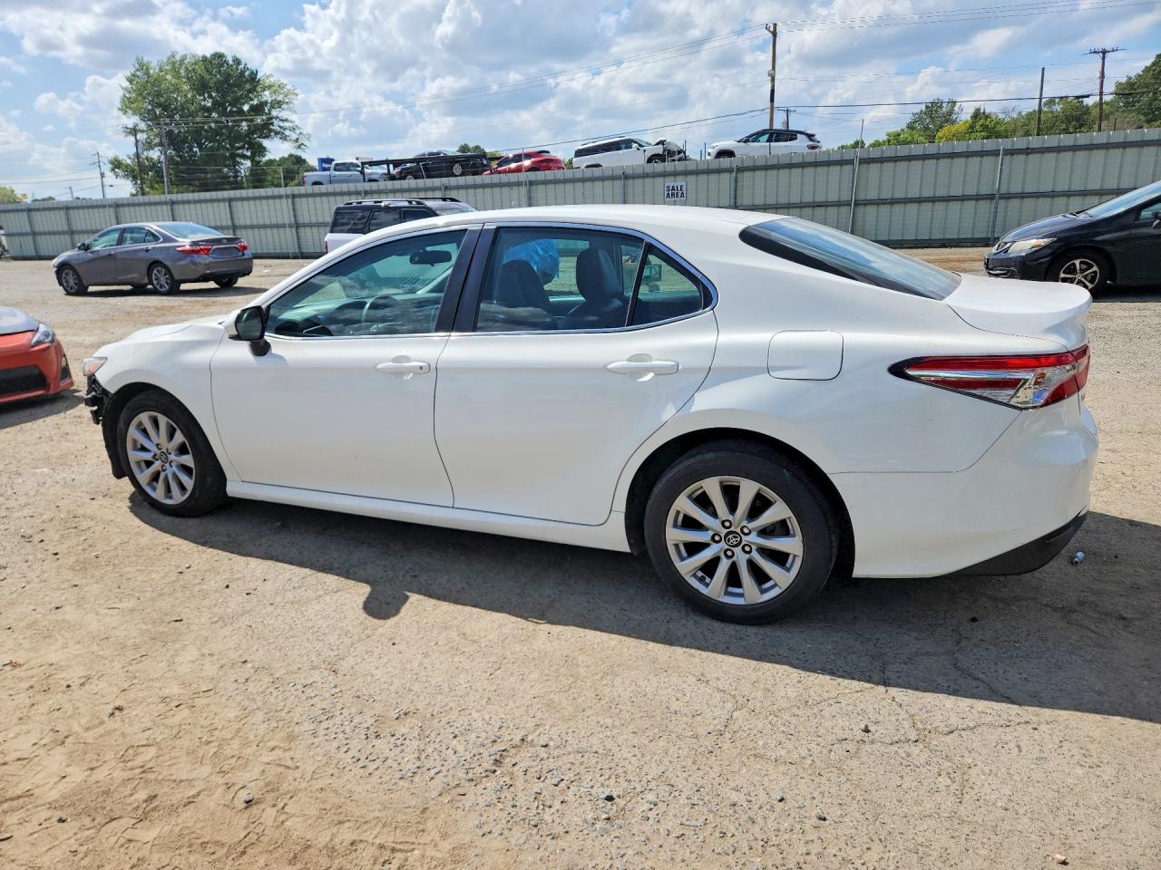 2018 TOYOTA CAMRY LE — снимка 2