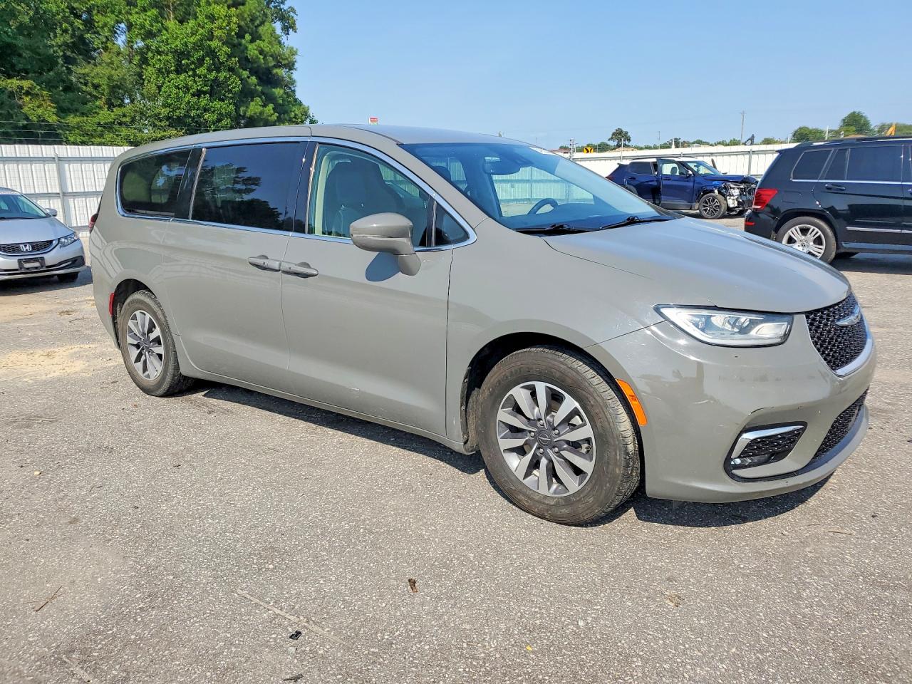 2022 CHRYSLER PACIFICA HYBRID TOURING L — снимка 4