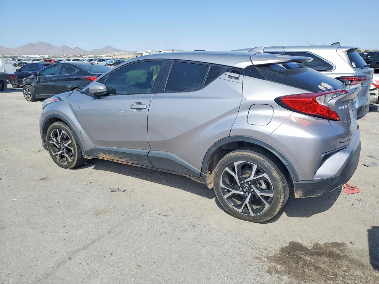 2020 TOYOTA C-HR XLE — снимка 2