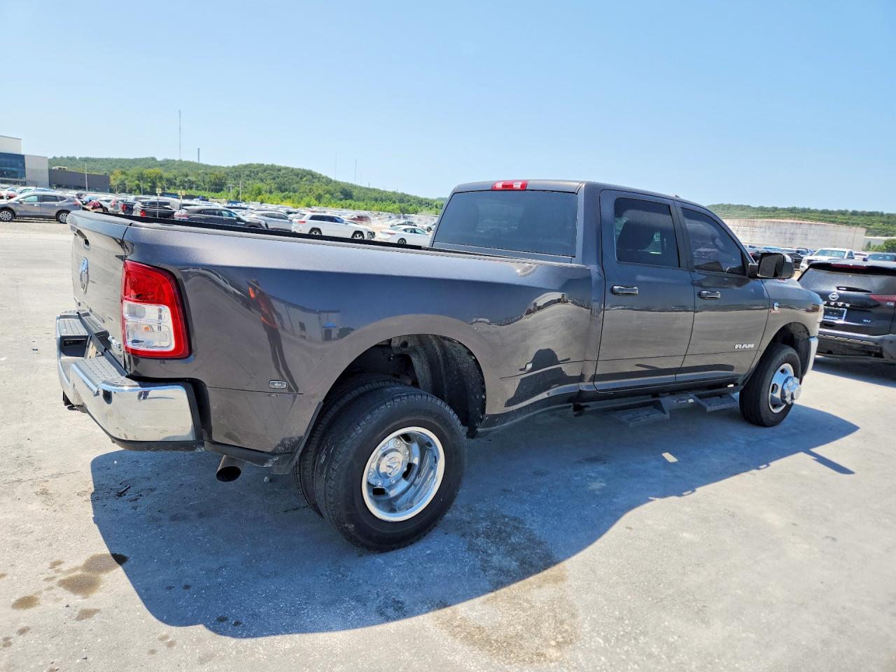 2021 RAM 3500 BIG HORN — снимка 3