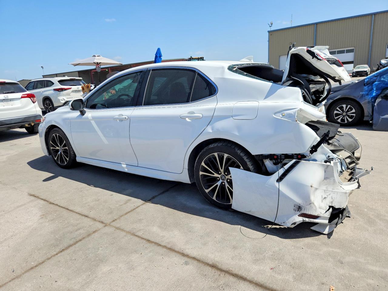 2020 TOYOTA CAMRY SE — снимка 2
