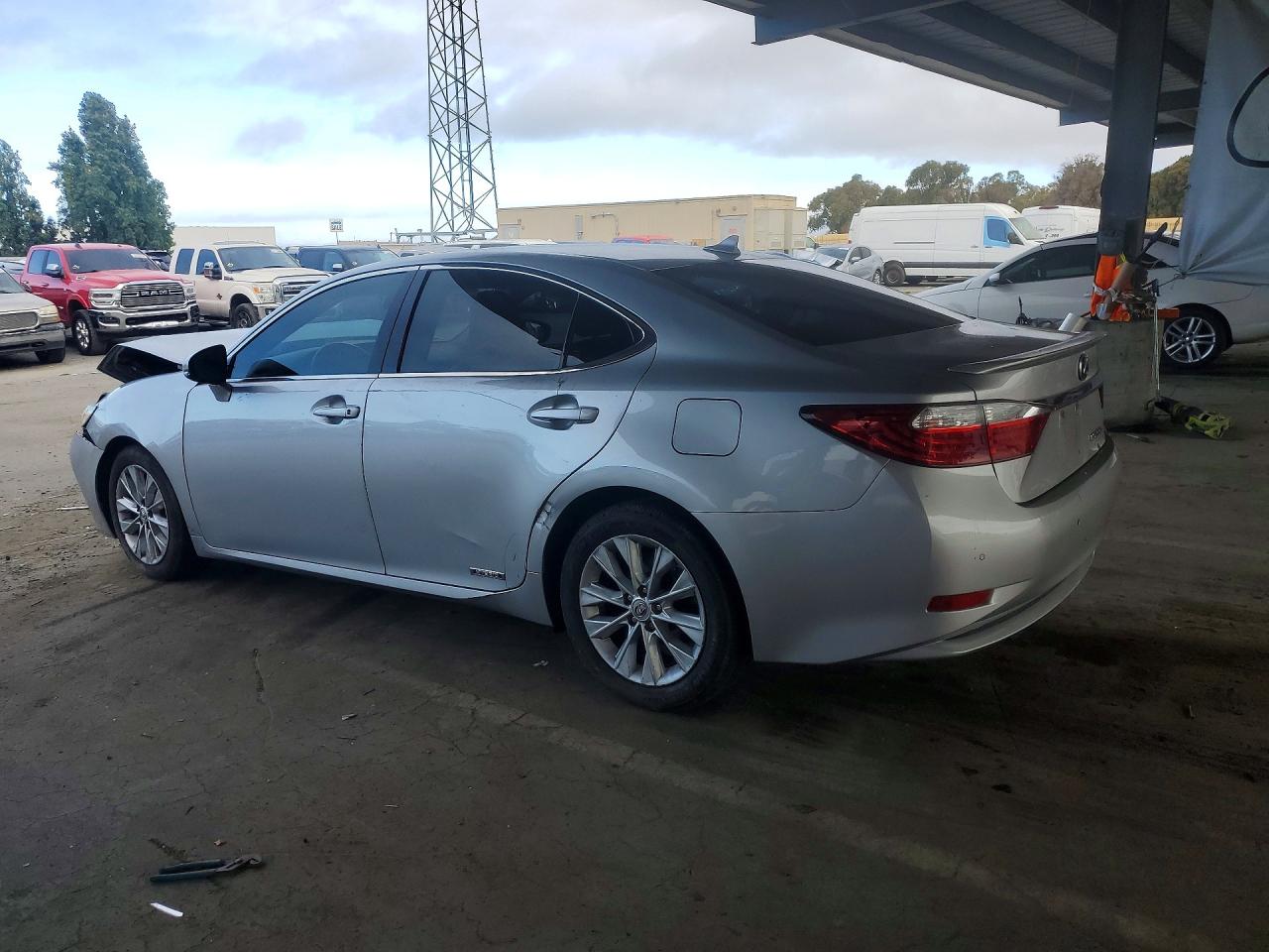 2013 LEXUS ES 300H — снимка 2