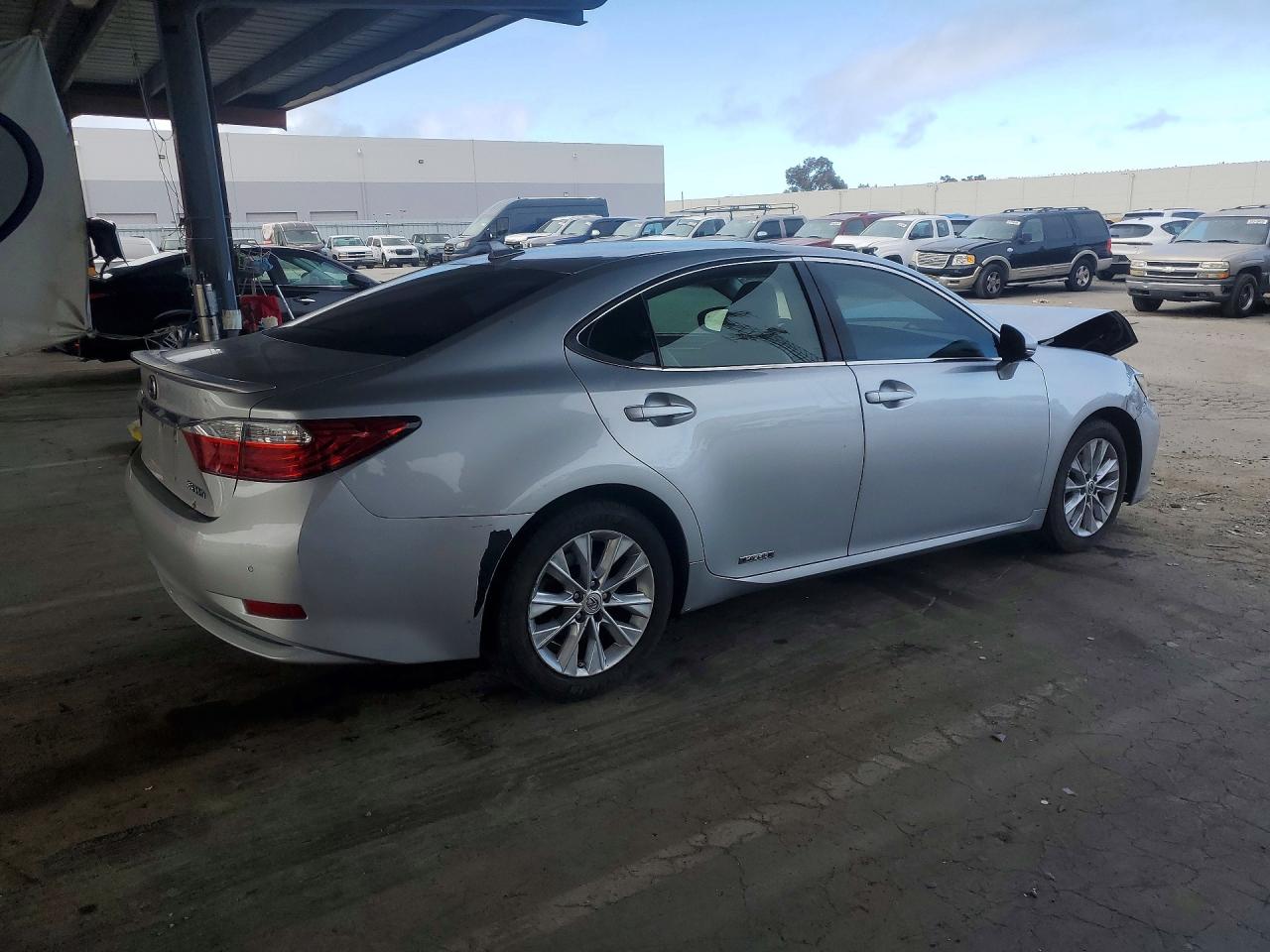 2013 LEXUS ES 300H — снимка 3