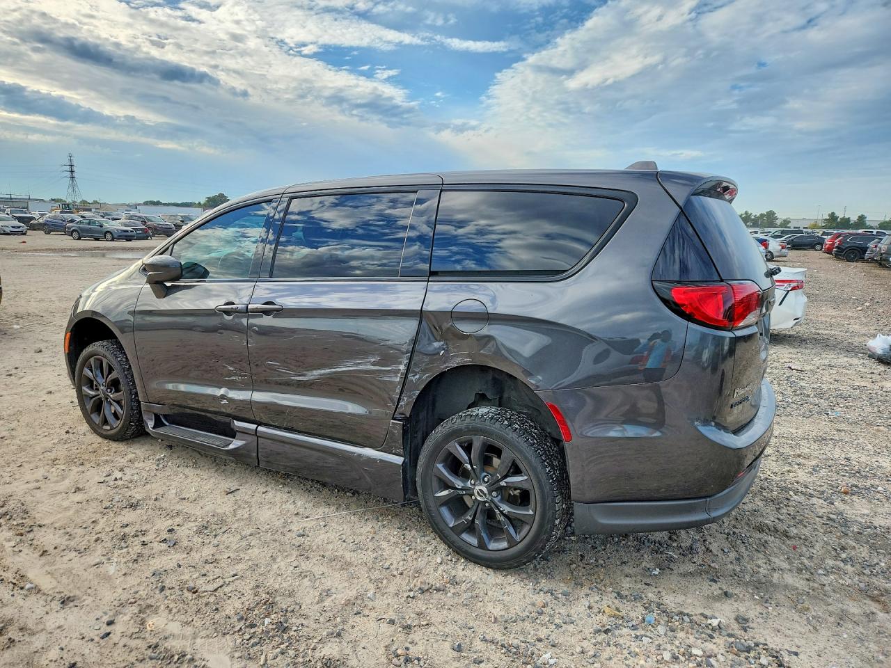 2019 CHRYSLER PACIFICA TOURING PLUS — снимка 2