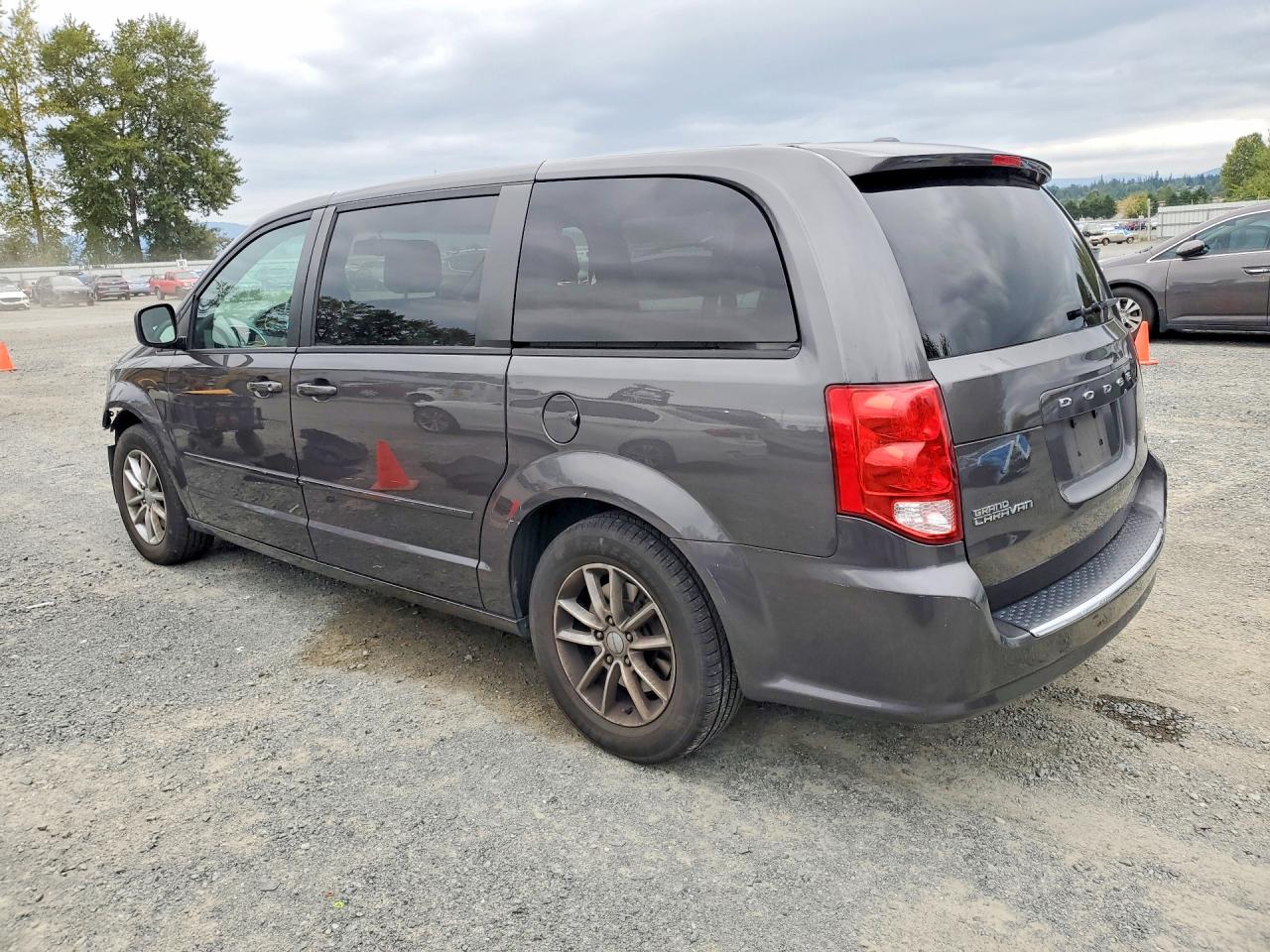 2017 DODGE GRAND CARAVAN SE — снимка 2