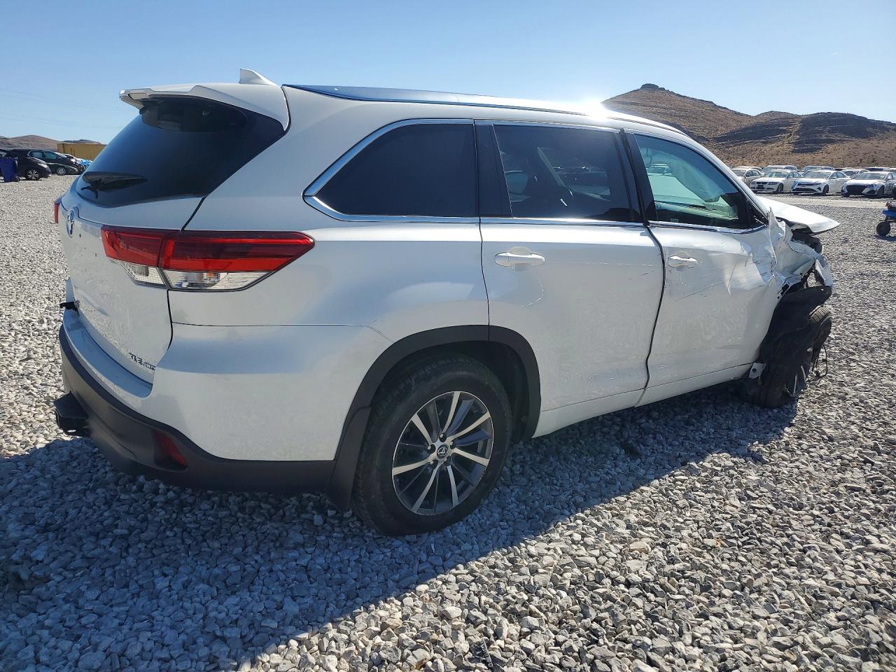 2017 TOYOTA HIGHLANDER XLE — снимка 3