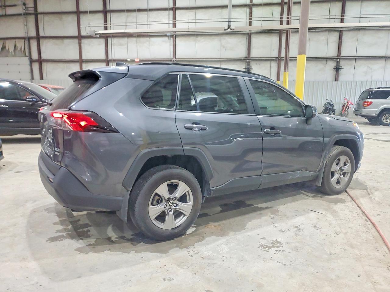 2025 TOYOTA RAV4 XLE — снимка 3