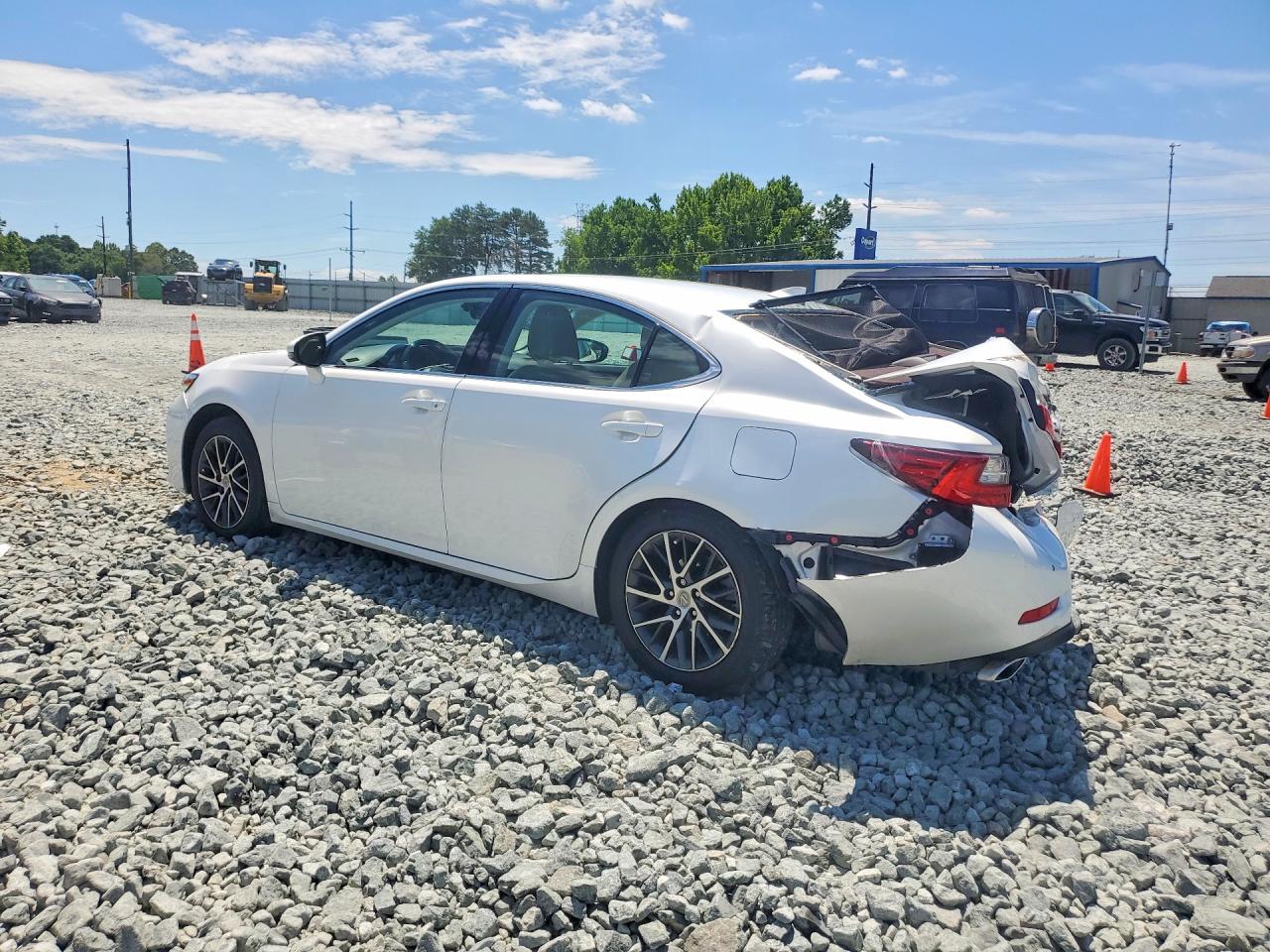2016 LEXUS ES 350 — снимка 2