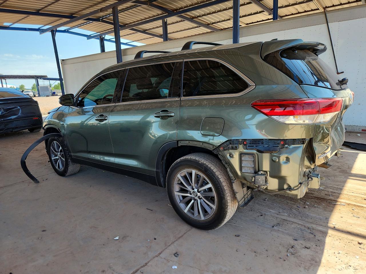2019 TOYOTA HIGHLANDER XLE — снимка 2