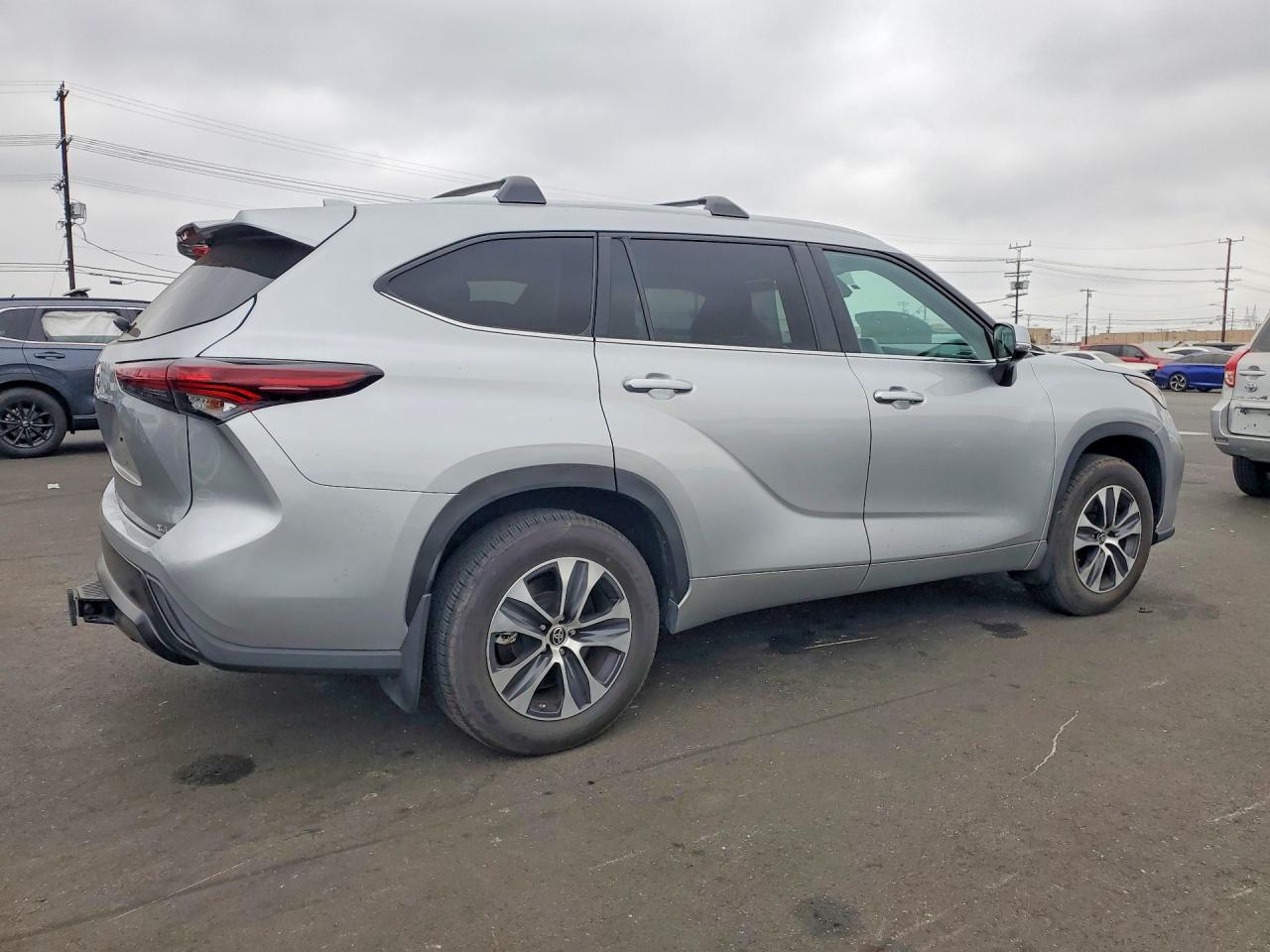 2024 TOYOTA HIGHLANDER XLE — снимка 3