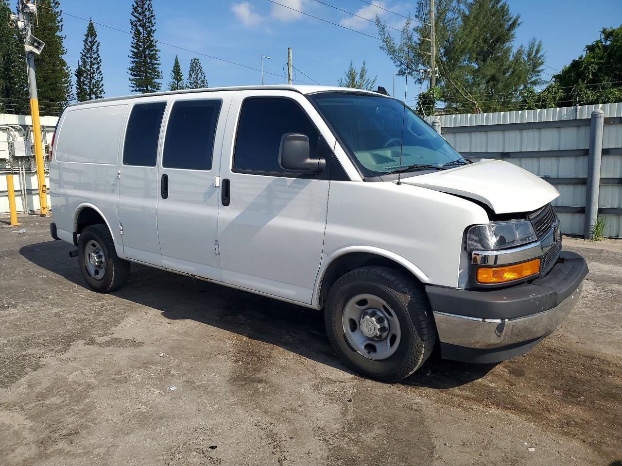 2020 CHEVROLET EXPRESS 2500 — снимка 4