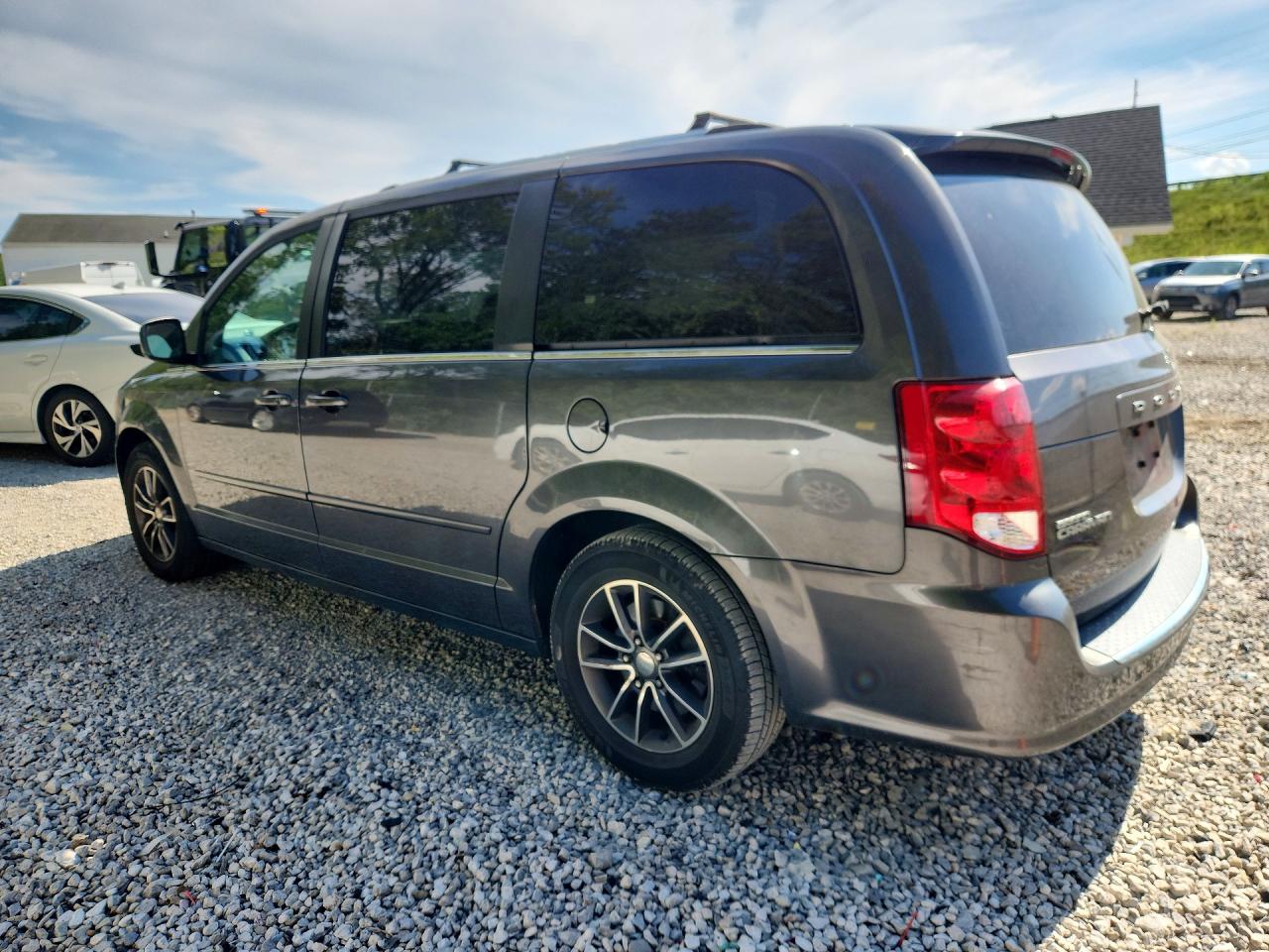 2017 DODGE GRAND CARAVAN SXT — снимка 2