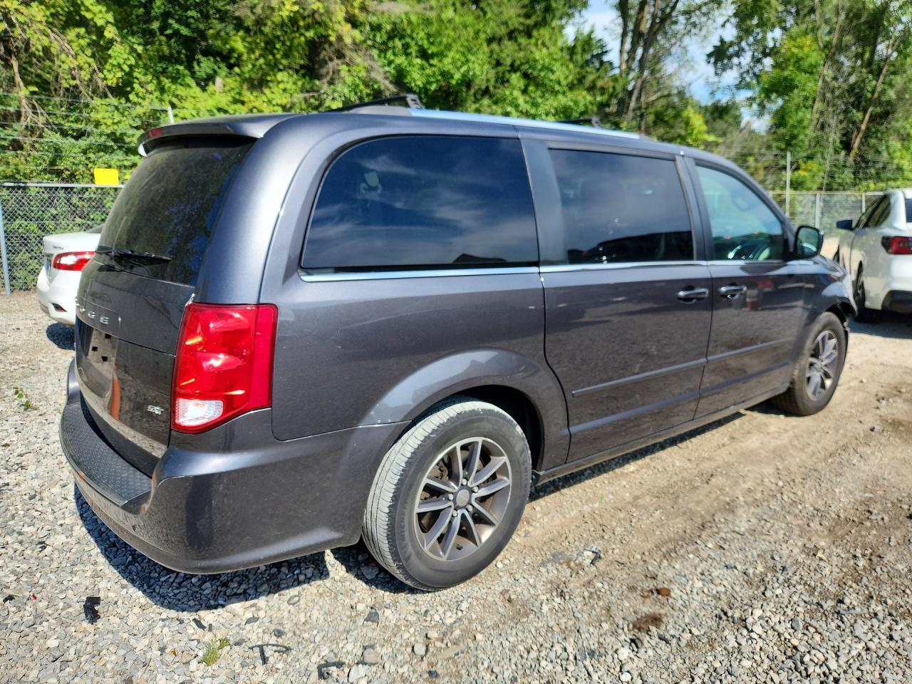 2017 DODGE GRAND CARAVAN SXT — снимка 3