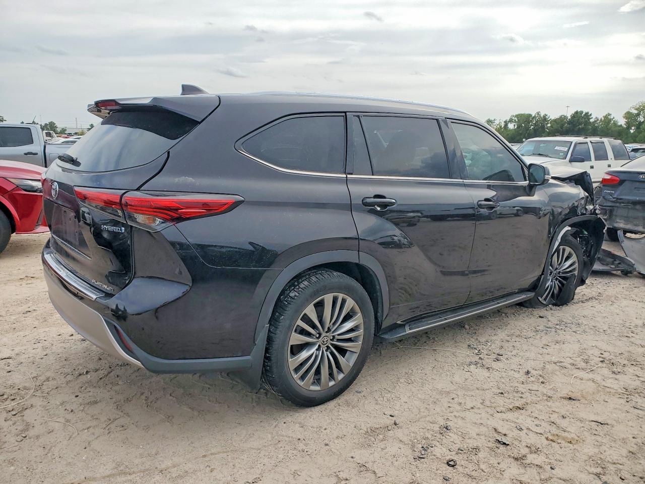 2021 TOYOTA HIGHLANDER HYBRID PLATINUM — снимка 3