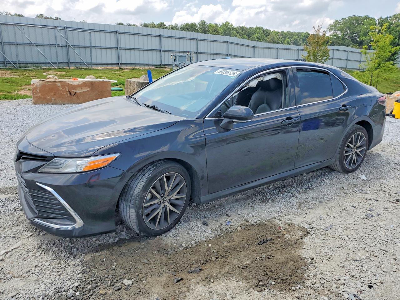 2024 TOYOTA CAMRY XLE