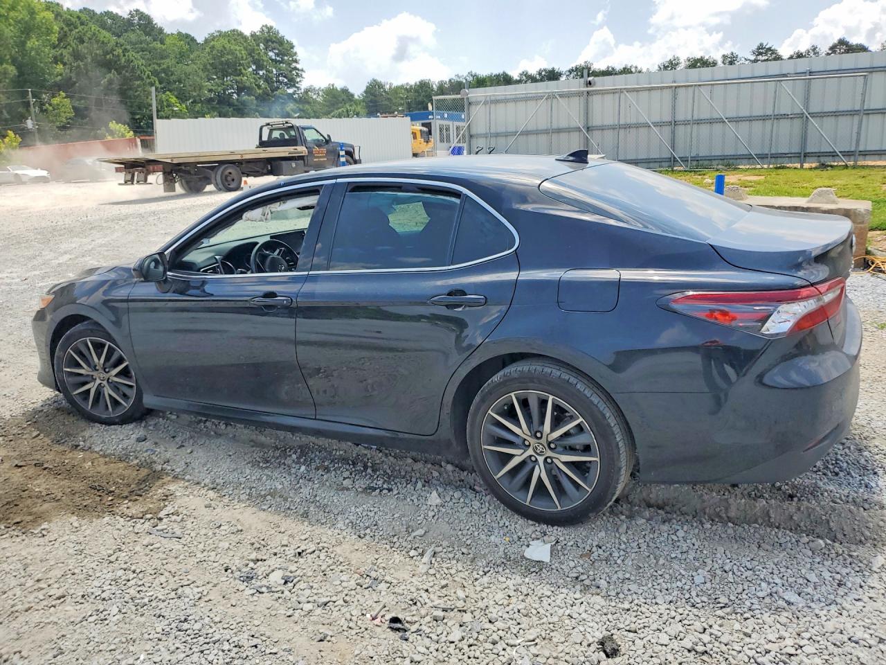 2024 TOYOTA CAMRY XLE — снимка 2