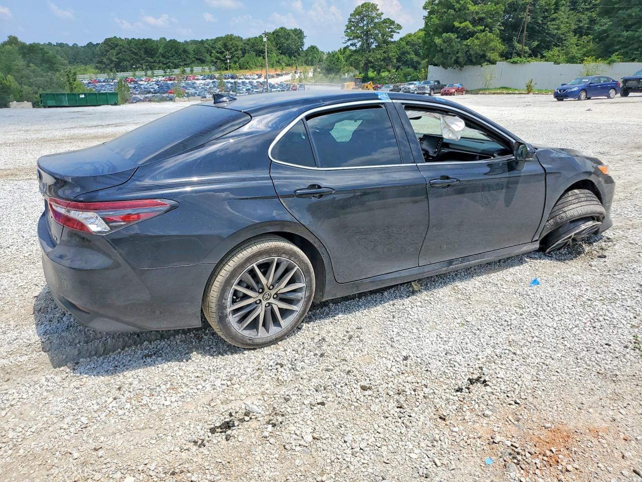 2024 TOYOTA CAMRY XLE — снимка 3