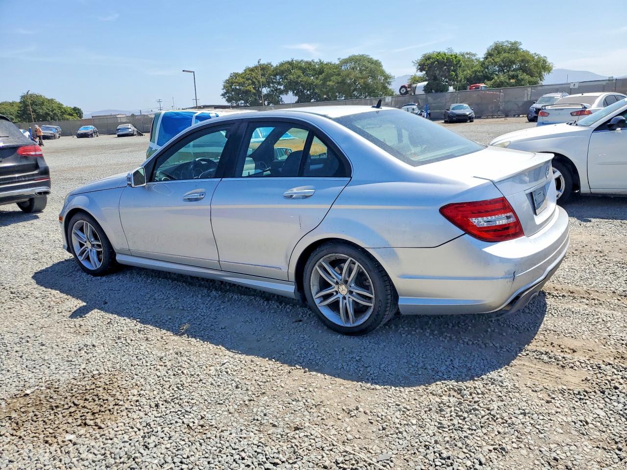 2013 MERCEDES-BENZ C 250 — снимка 2